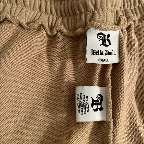 🧸 Bella Doña - Me Amo Embroidered Bear Sweatshirt + Sweatshorts Set in Tan - S - Picture 9 of 16